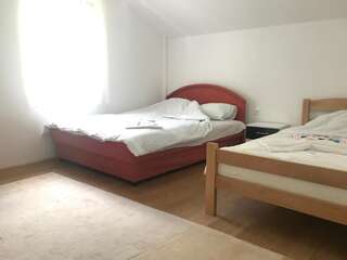 Гостевой дом Guest House Kollata Vusanje Двухместный номер с двуспальной кроватью и дополнительной кроватью-1