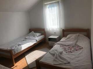 Гостевой дом Guest House Kollata Vusanje Классический трехместный номер-1