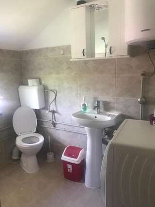 Гостевой дом Guest House Kollata Vusanje Классический трехместный номер-7